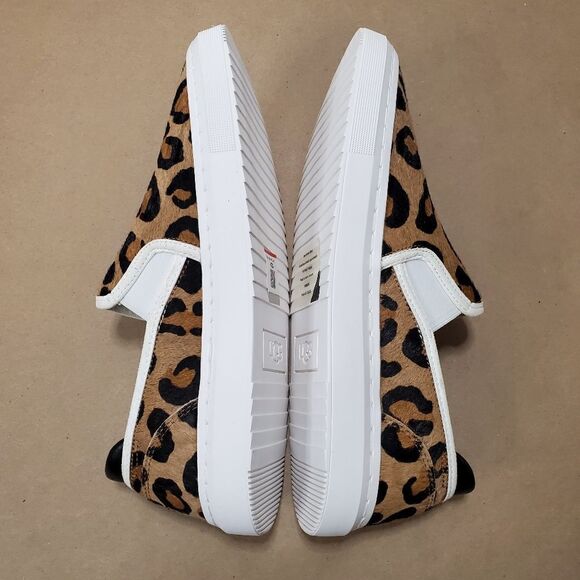 UGG Alameda Spotty Slip On - Picture 11 of 16